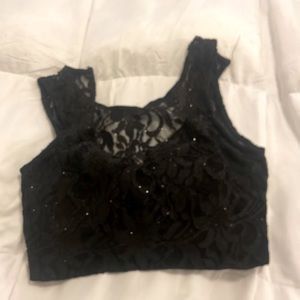 Cute outfit! Great for any Dance, Prom or social event! 2 Piece set! Size 5!